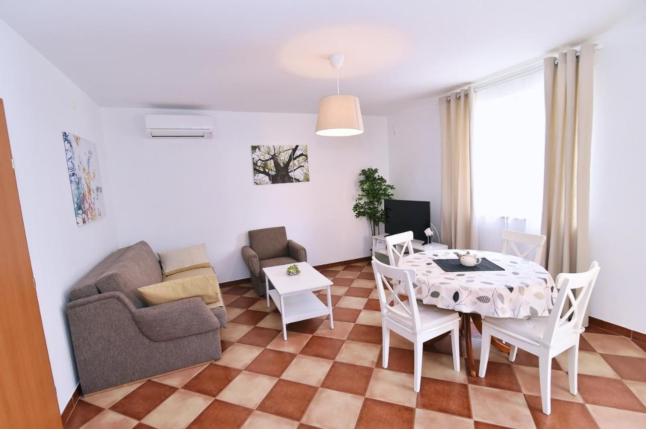 Apartments Luni バスカ エクステリア 写真